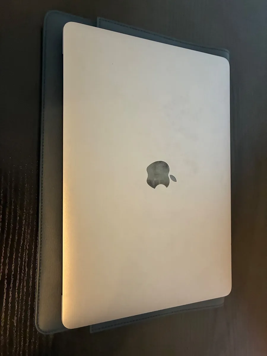 Mac Book Pro M2 - Image 1