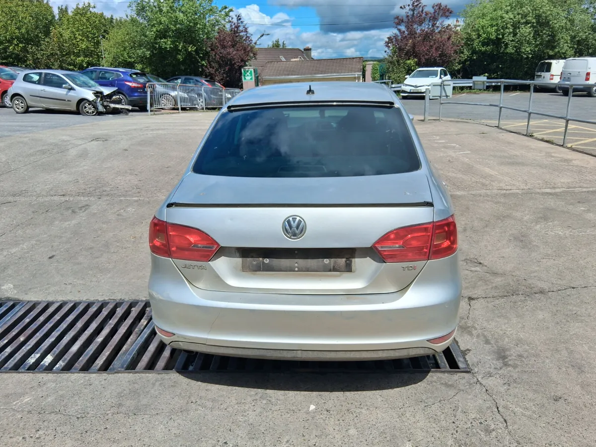 2014 VW JETTA 1.6 dsl (for parts only) - Image 4