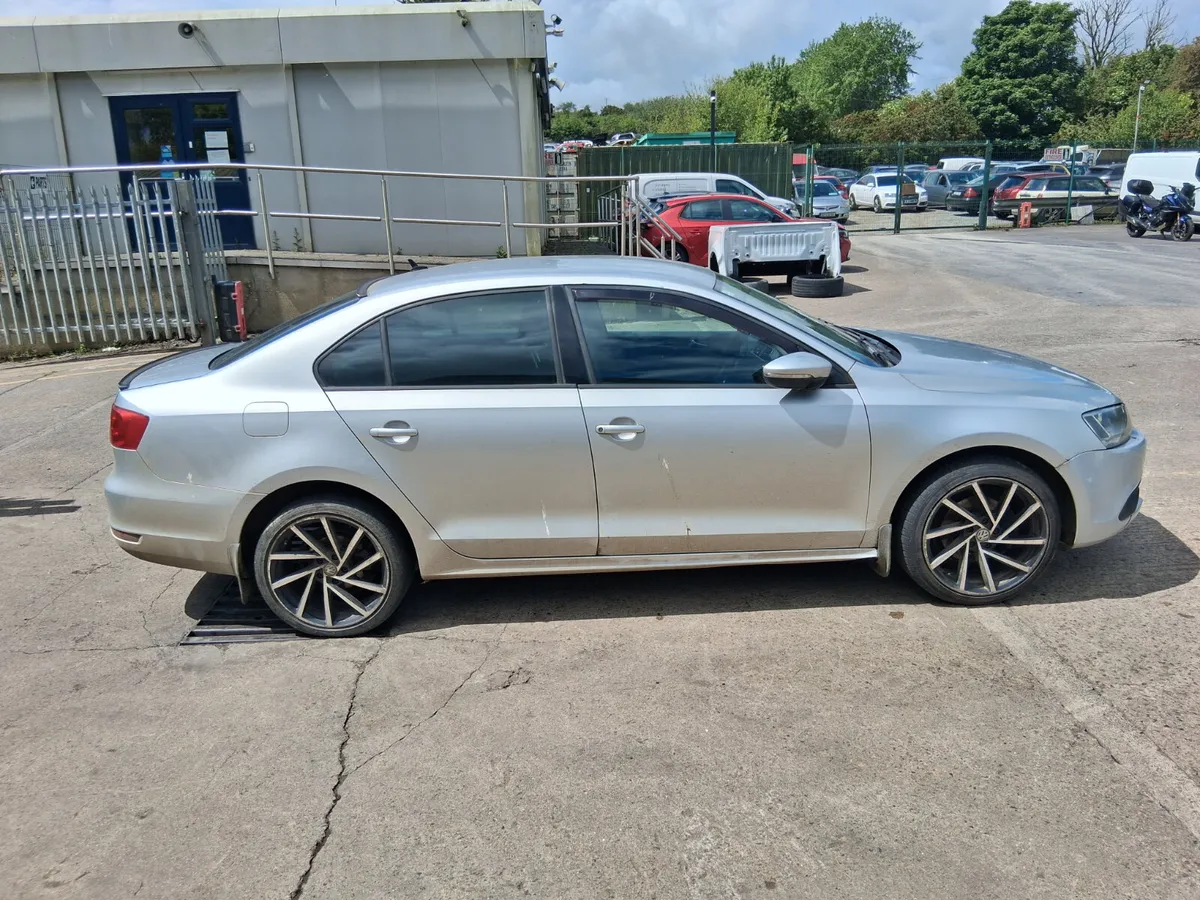 2014 VW JETTA 1.6 dsl (for parts only) - Image 3