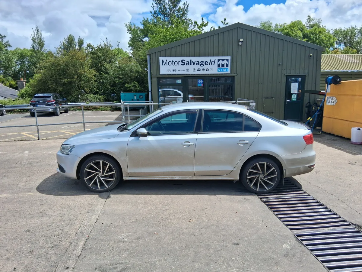 2014 VW JETTA 1.6 dsl (for parts only) - Image 1