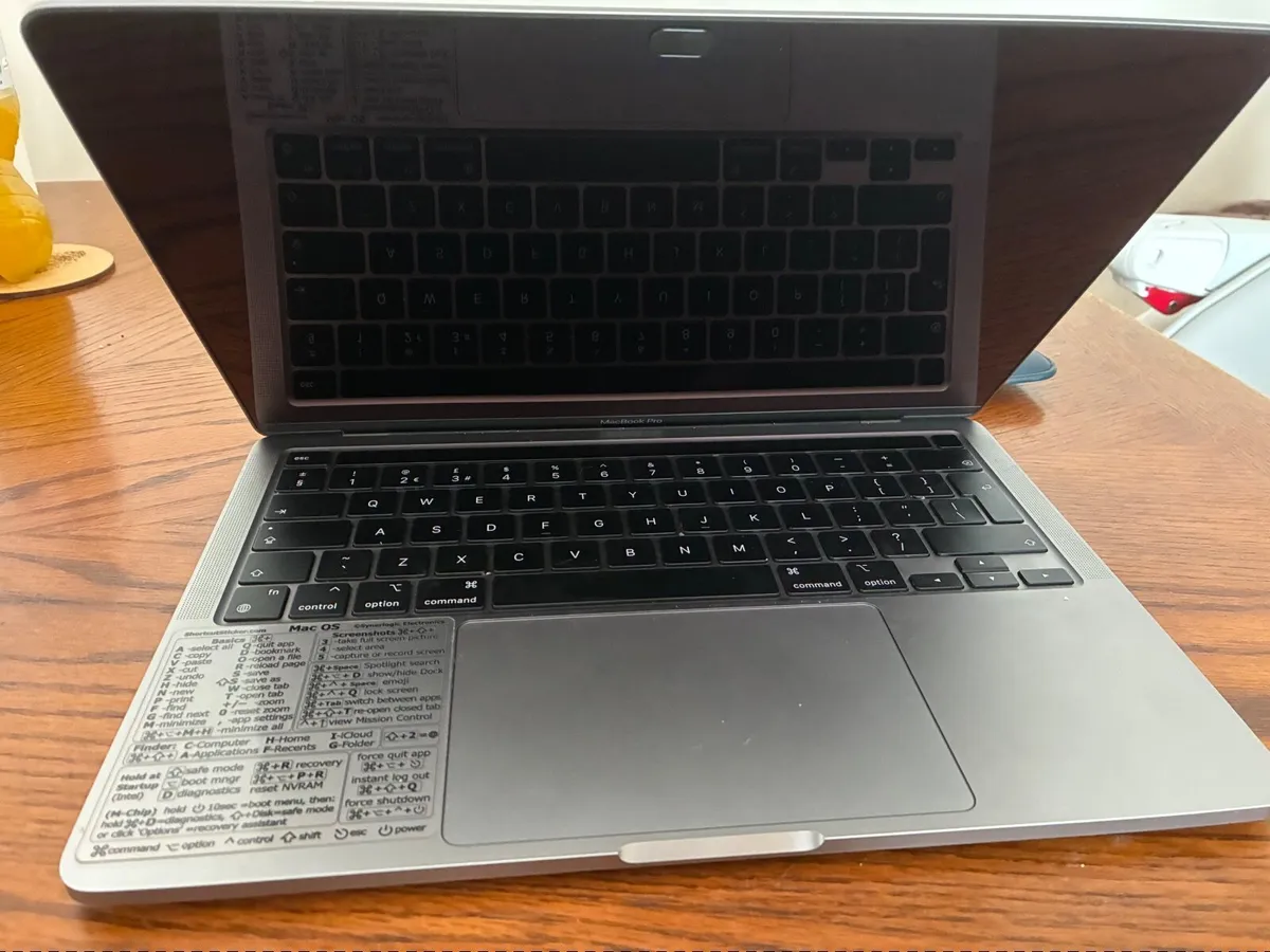 Mac Book Pro M2 - Image 4
