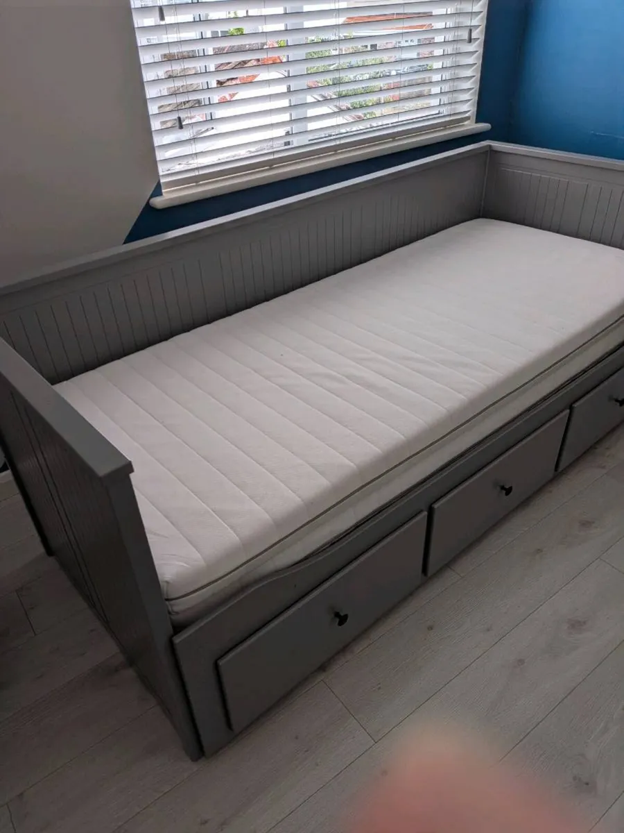 Ikea Hemnes day bed - Image 1