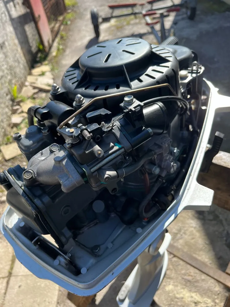 Honda 5hp outboard - Image 4