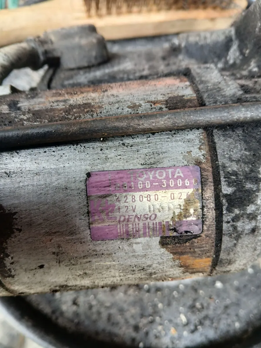 Toyota hiace parts 2009 - Image 3