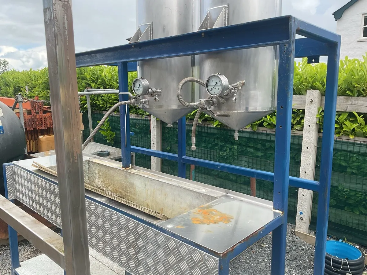 Supplement/meal 3 ph mixing tank and ss pots etc - Image 2