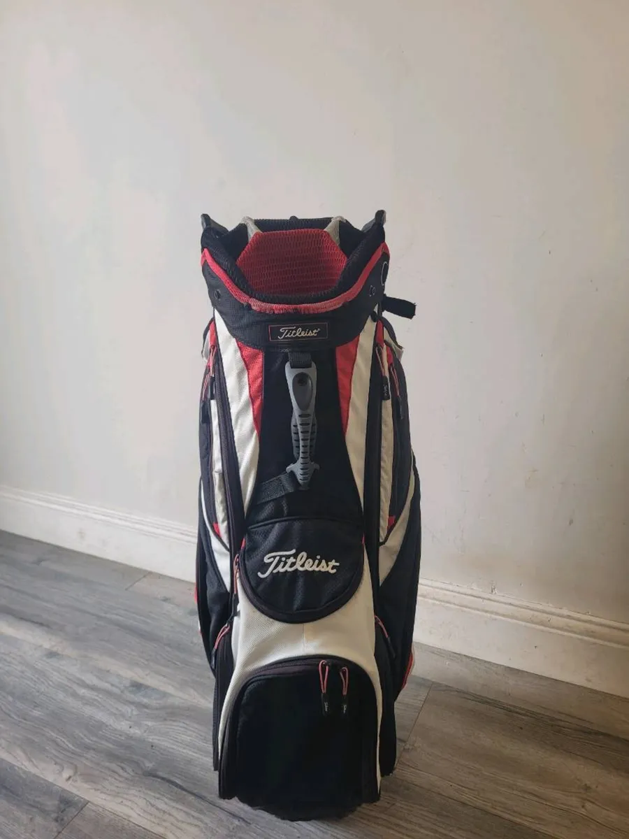 Titleist golf bag - Image 1