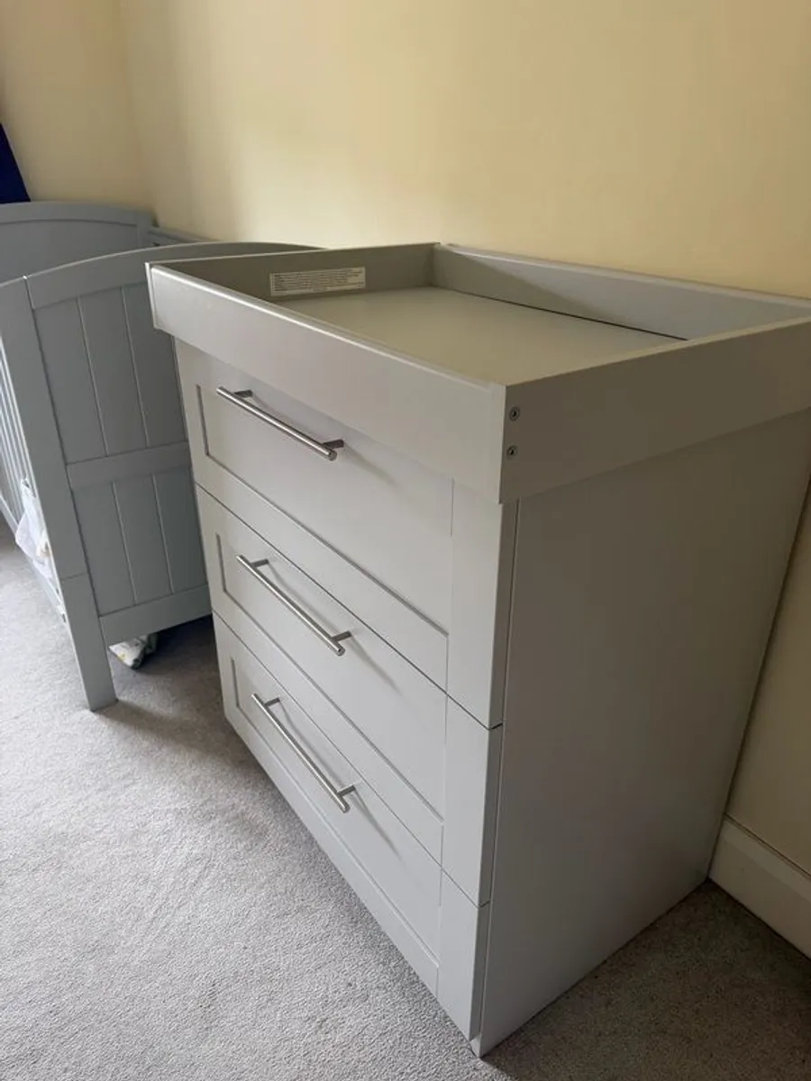 Mamas and Papas cot bed and dresser/changer - Image 3