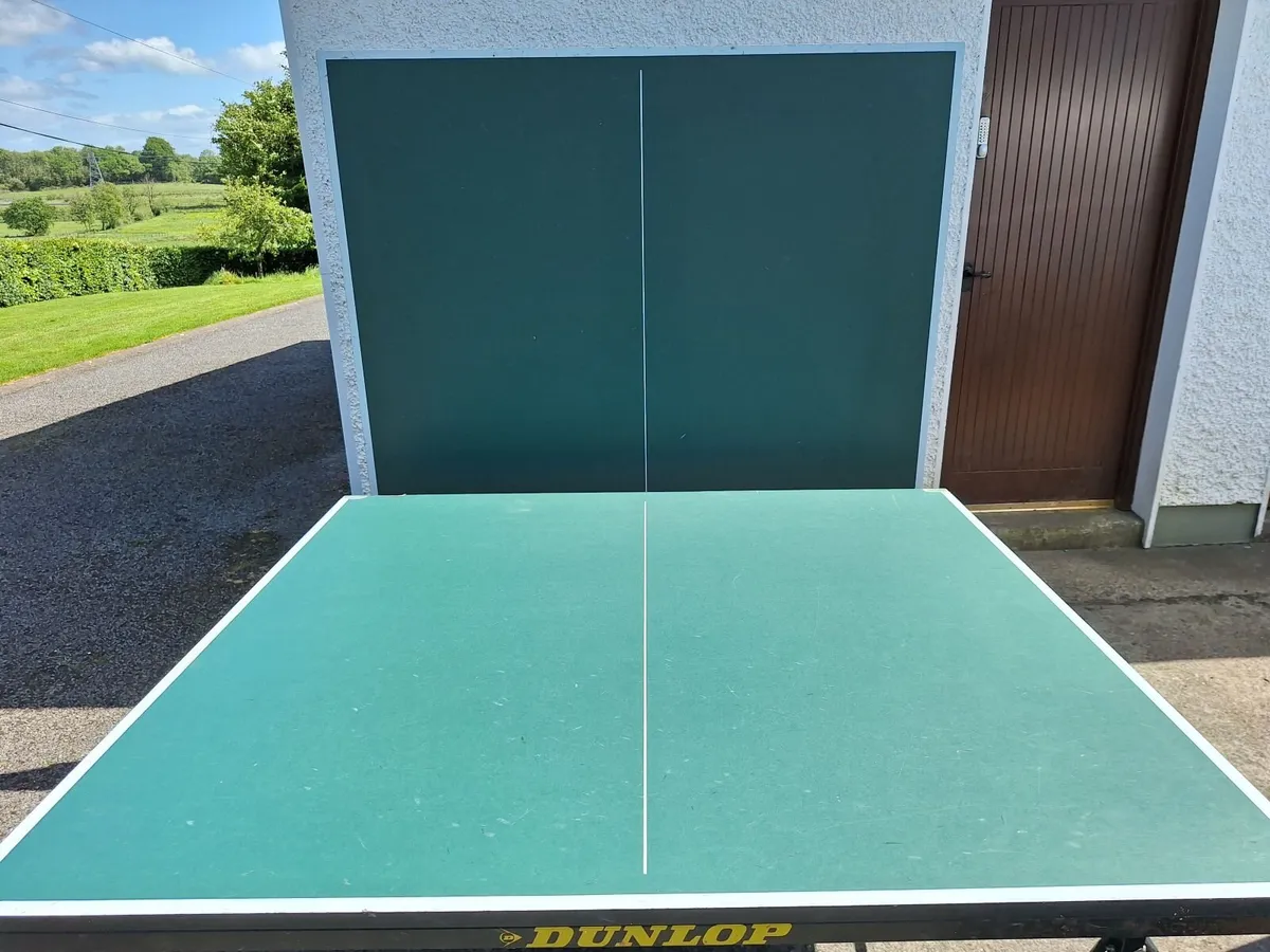 Table tennis table - Image 1