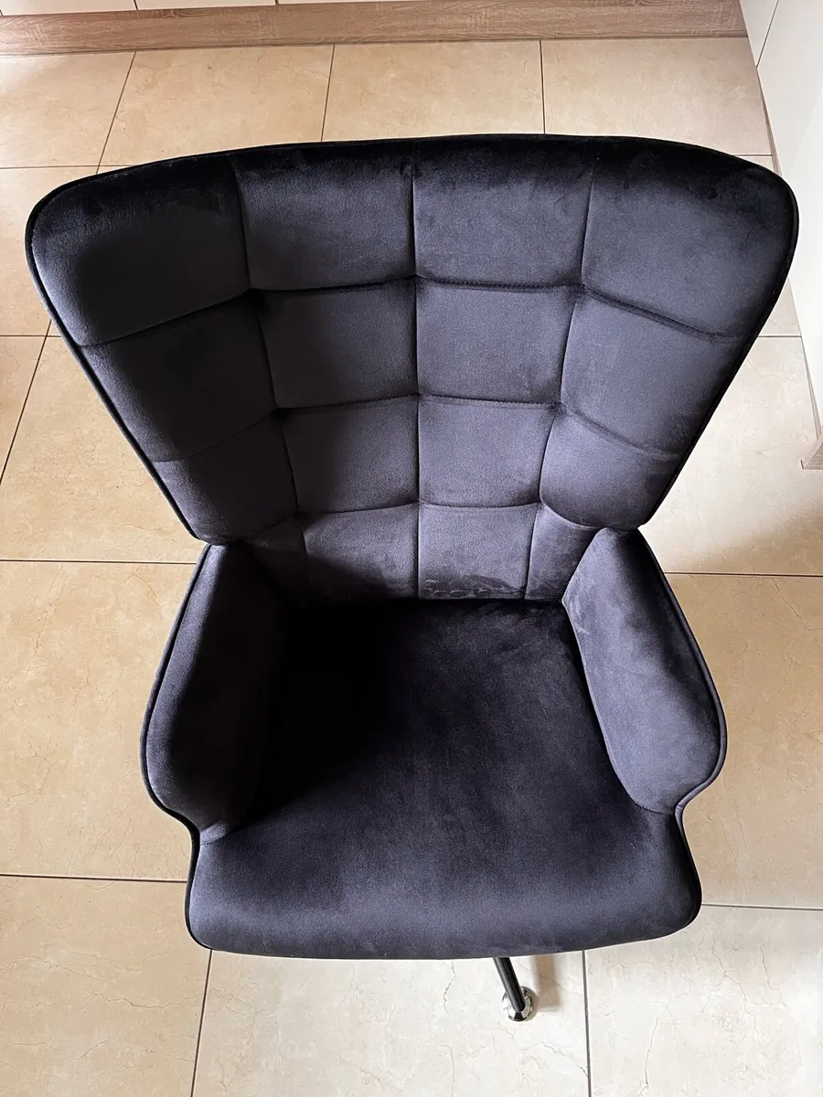 Luxury Black Velvet Swivel Chair Height Adjustable - Image 3
