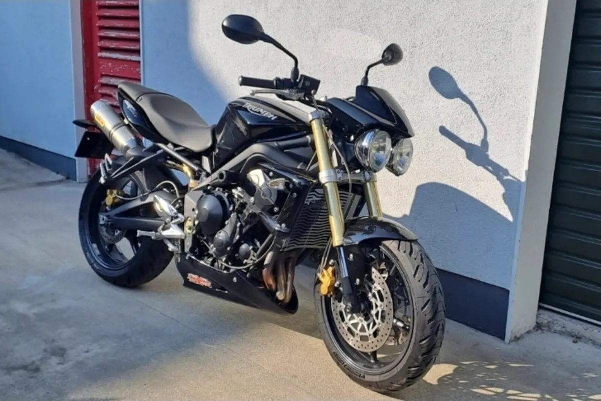 Triumph Street Triple 675 - Image 1
