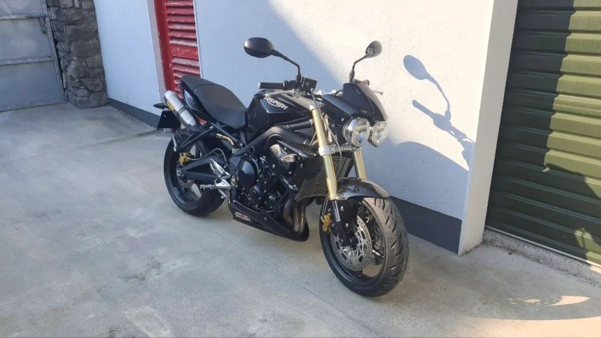 Triumph Street Triple 675 - Image 2