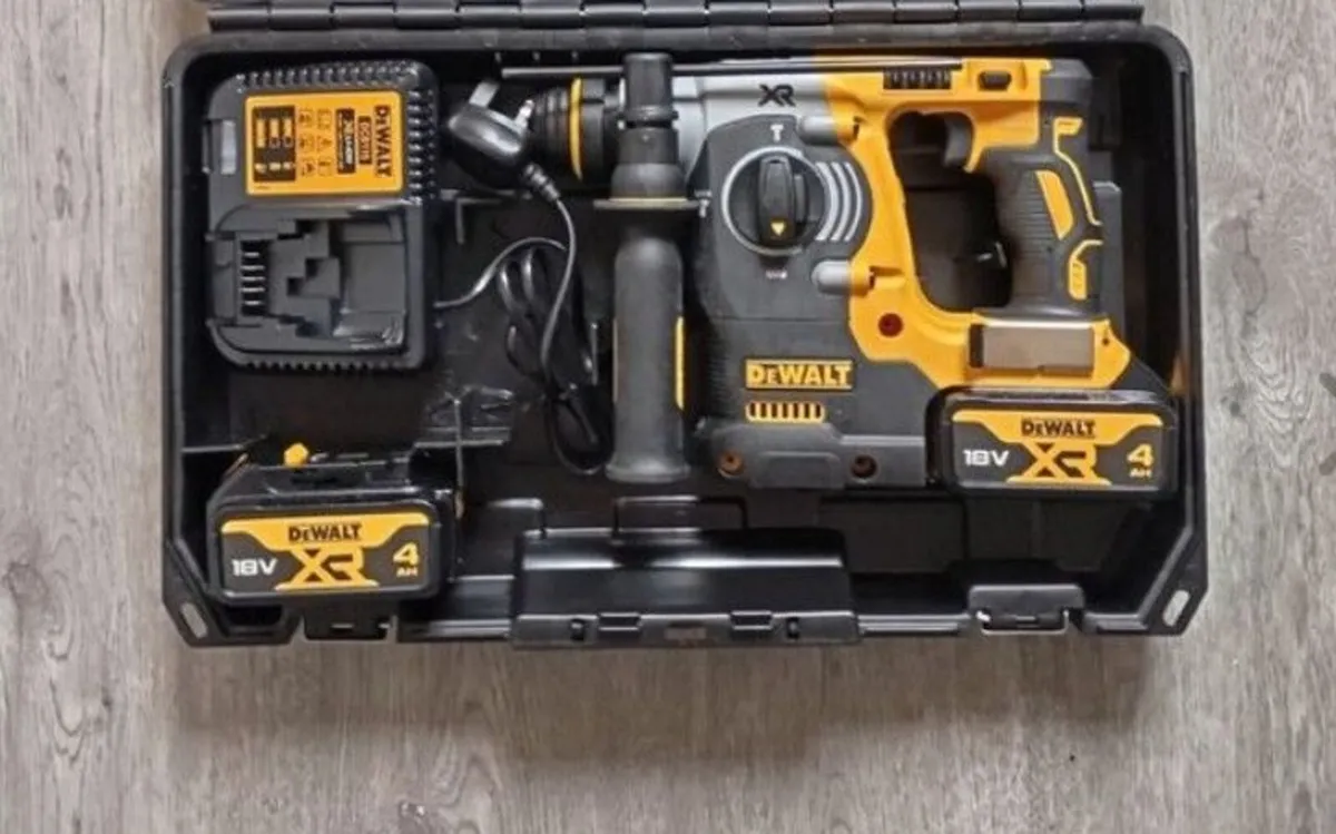 DeWalt dch273 SDS Masonry Drill Set(New) - Image 2