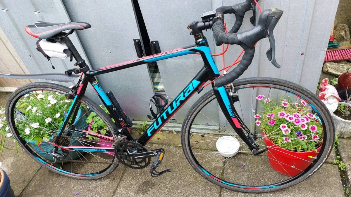 Future Neon Road Bike Medium Frame - Image 4