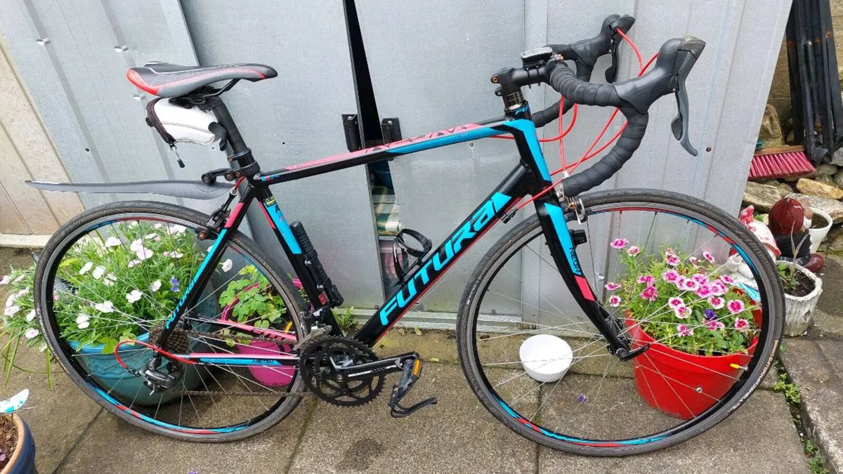 Future Neon Road Bike Medium Frame - Image 2