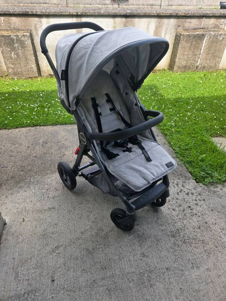 Oyster zero gravity pushchair - Image 1