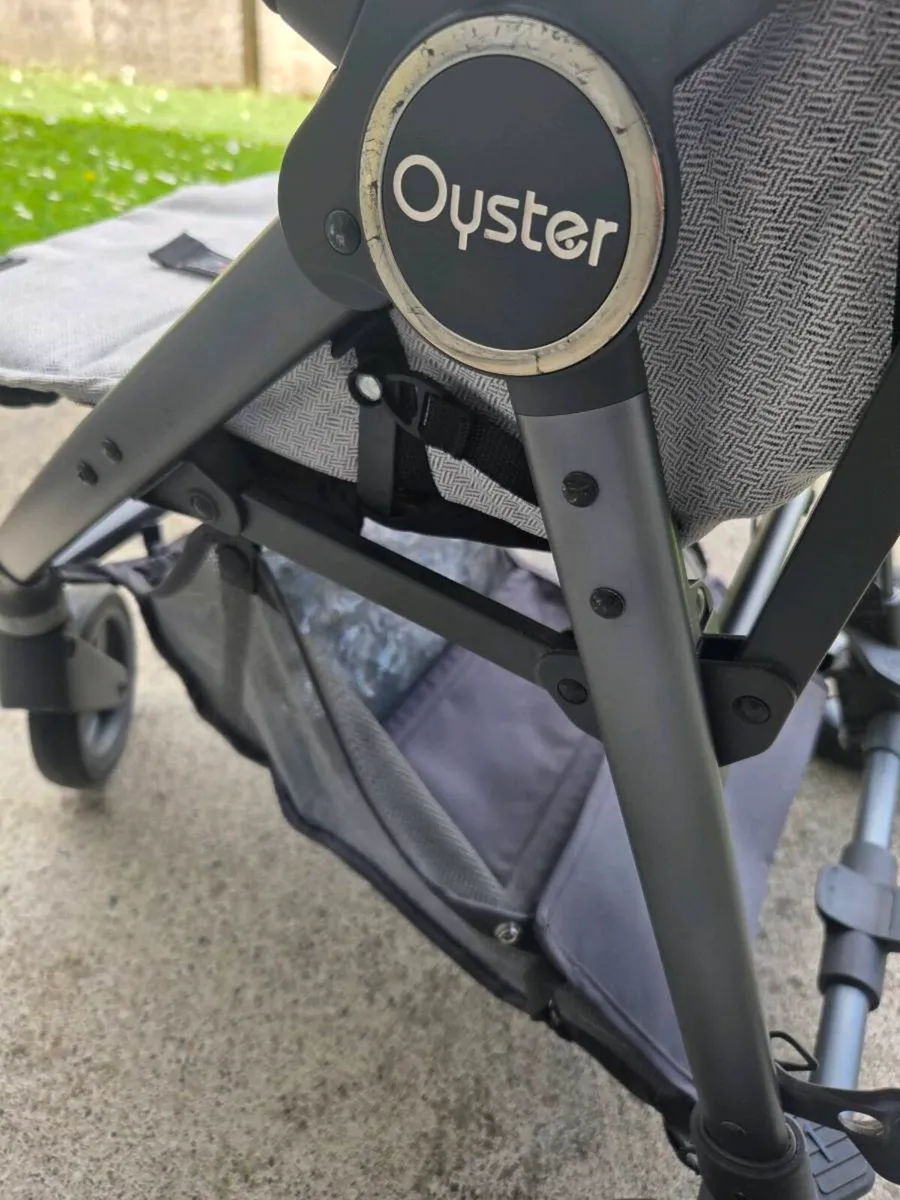 Oyster zero gravity pushchair - Image 4