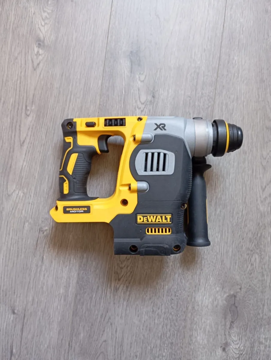 DeWalt dch273 SDS Masonry Drill Set(New) - Image 4