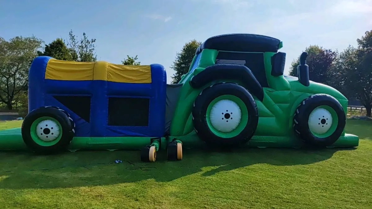 Obstacle course bouncing castle - Image 2