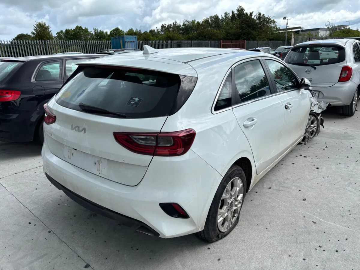 22 KIA Ceed Car 1.6 Diesel 50km Starting - Image 4