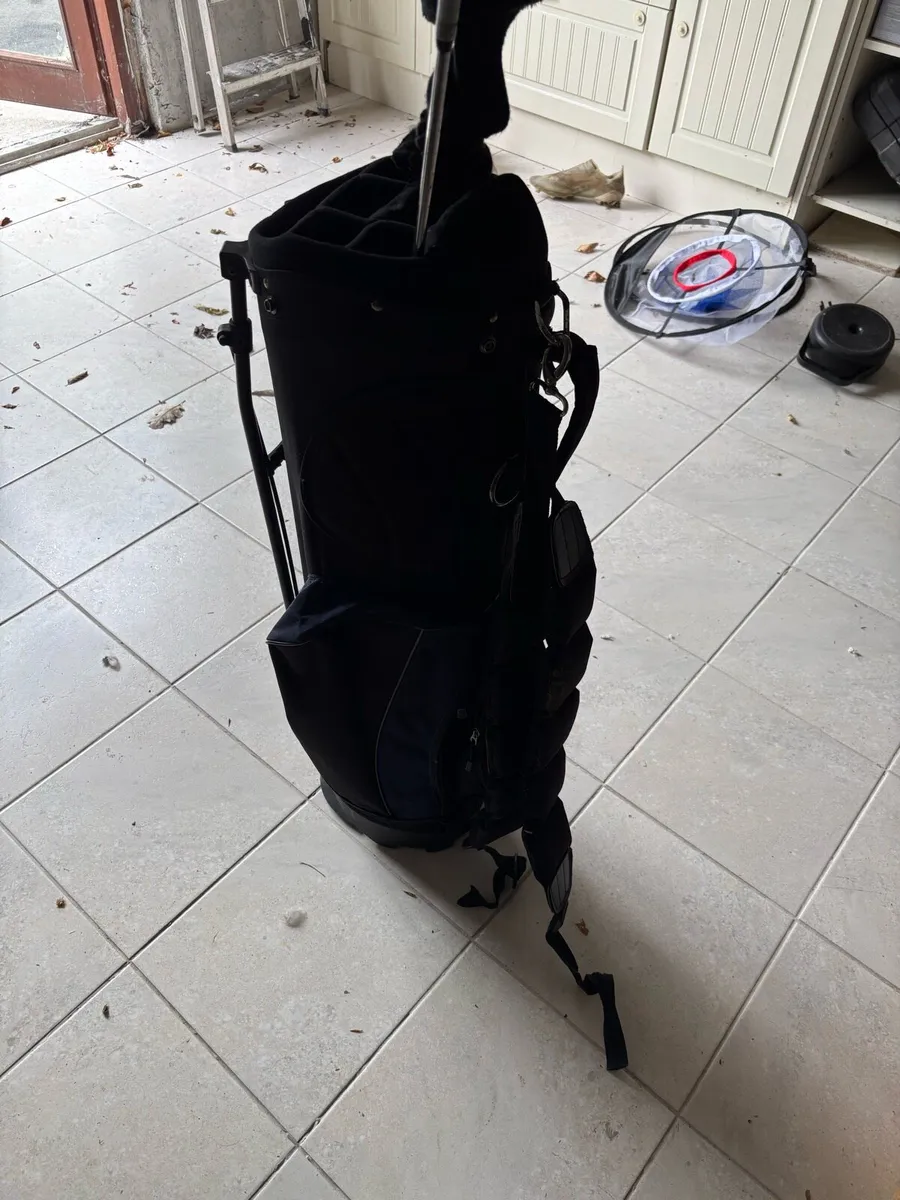 Golf carry bag - Image 1