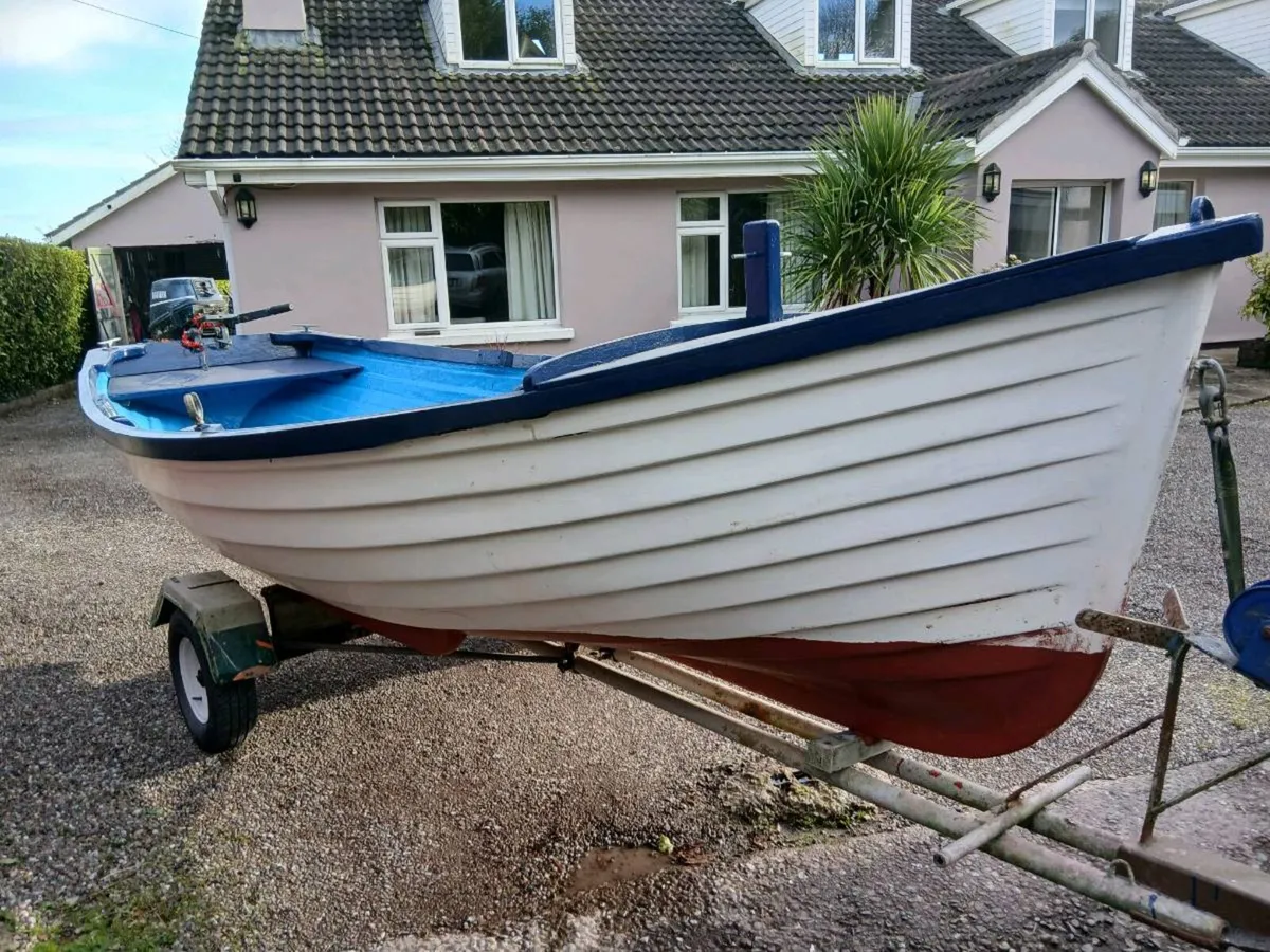 Fishing boat for sale - Image 1