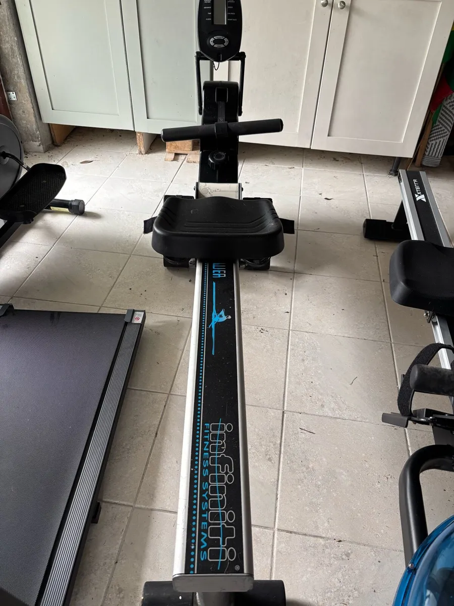 Rowing machine - Image 1