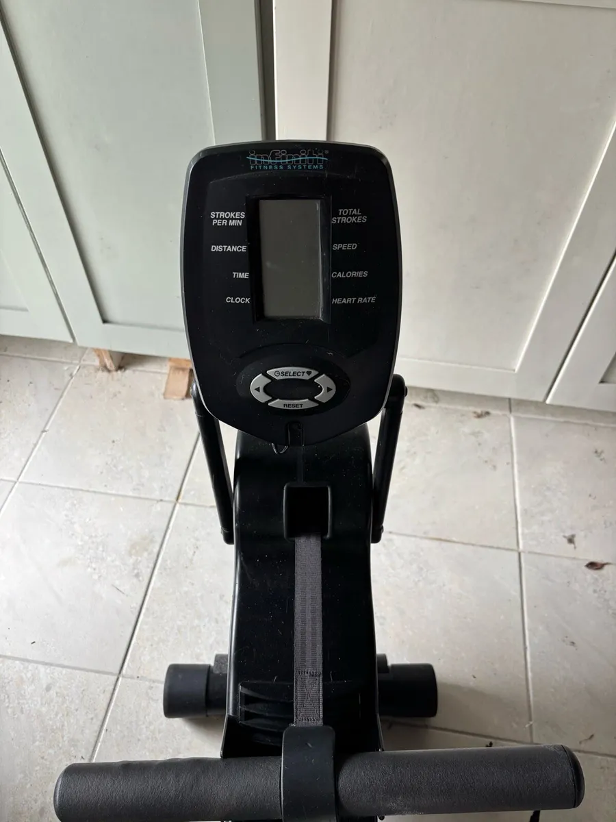 Rowing machine - Image 2