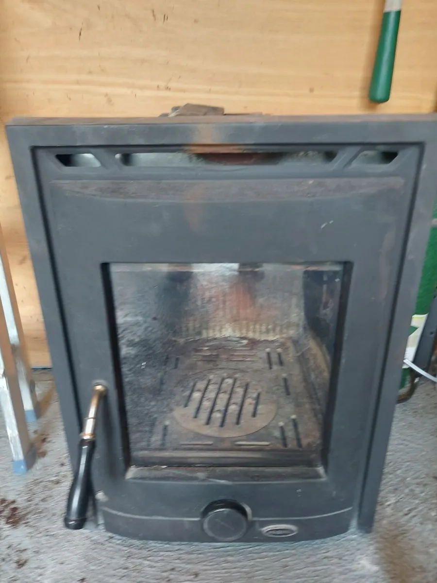 Solid fuel stove