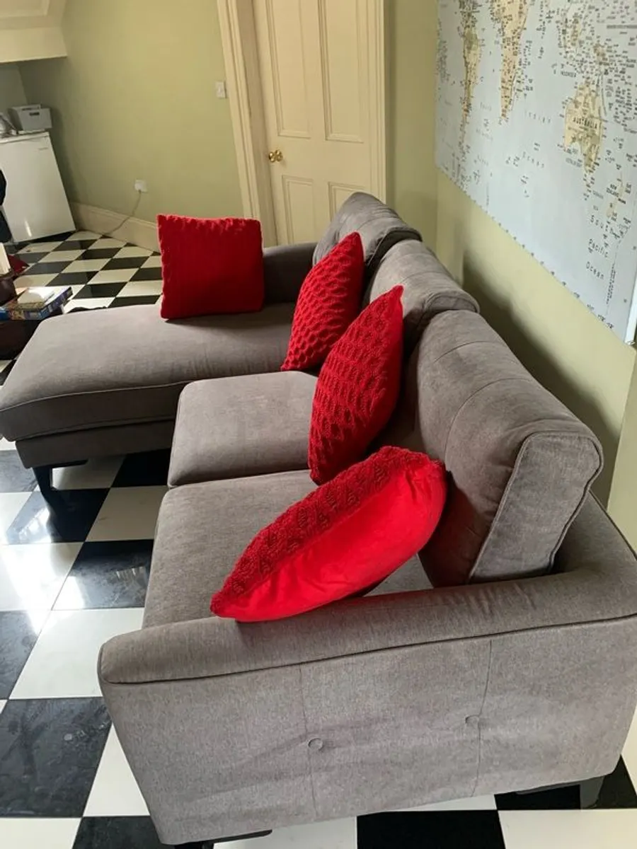 sofa - Image 3