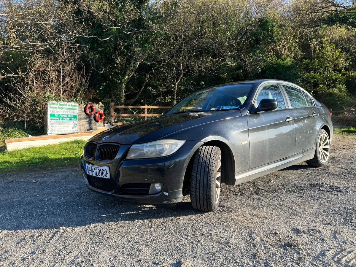 2009 BMW 320d | Spares or Repair - Starts & Drives - Image 2