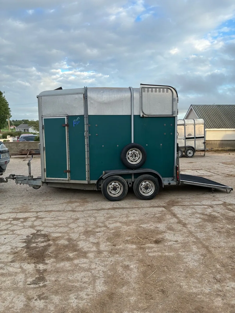 Ivor Williams horse box 505 - Image 1