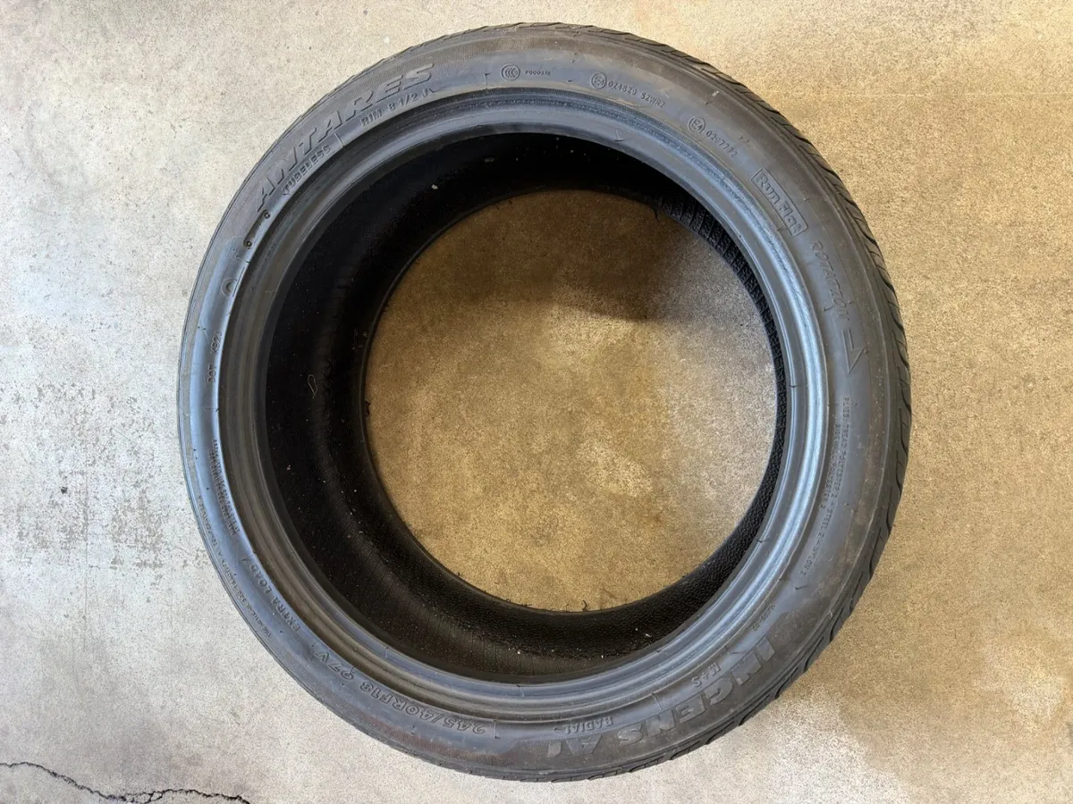 RUNFLAT TYRE - Image 1