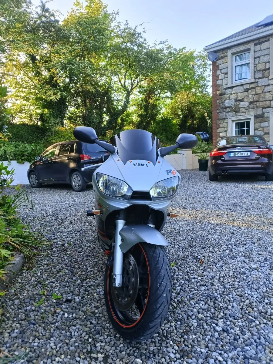 YAMAHA R6 2002 - Image 3