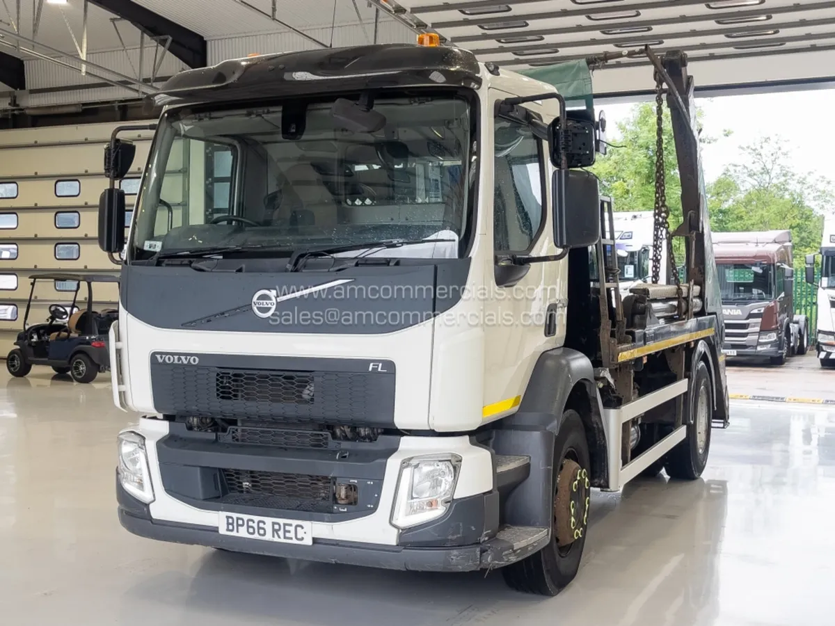 2016 VOLVO FL 250 SKIP LOADER - Image 3
