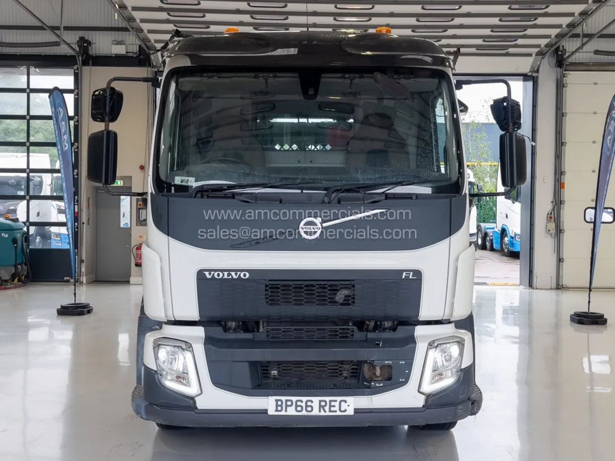 2016 VOLVO FL 250 SKIP LOADER - Image 2