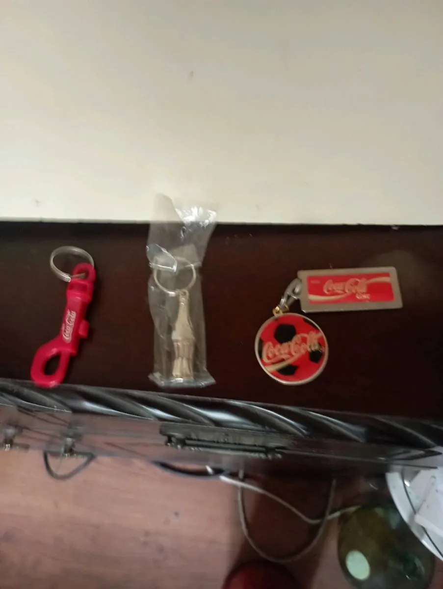 VINTAGE COCA COLA MEMORABILIA FOR SALE. - Image 4