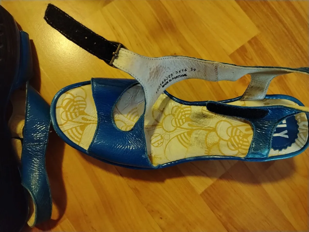 2 pair of Woman Shoes Fly London, Ecco, size6 - Image 3