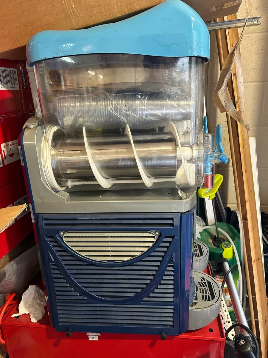 Slushy machine