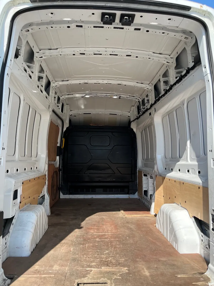 Ford Transit 2018 - Image 2