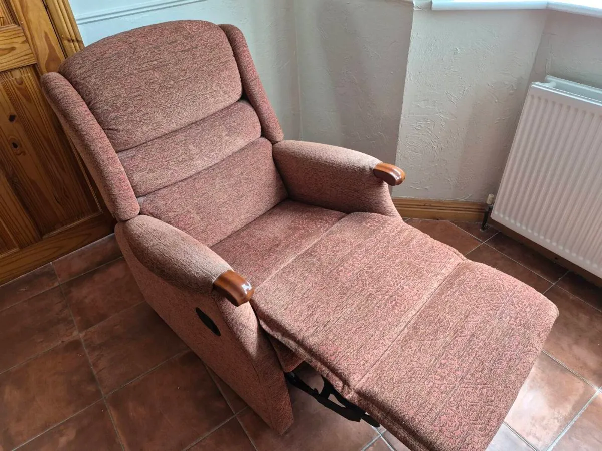 3 Piece Suite - Image 4