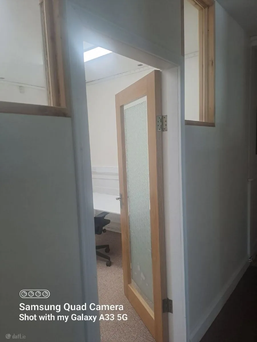 Office to rent - Image 4