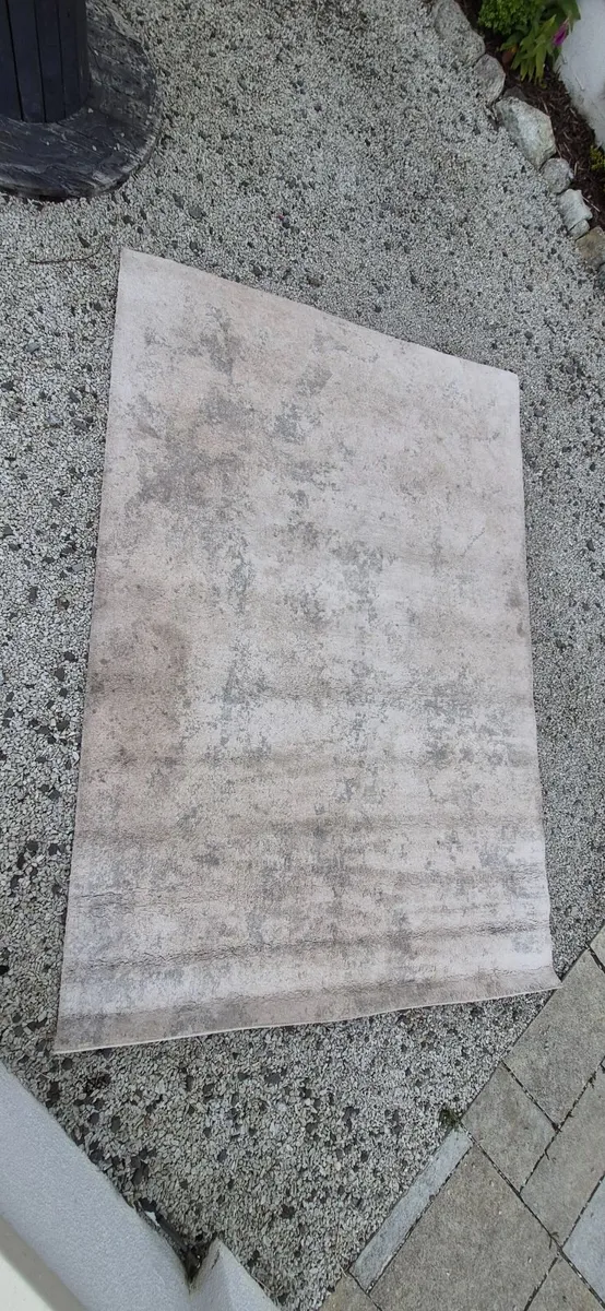 Large (thick pile) rug 200cm x 290cm - Image 2