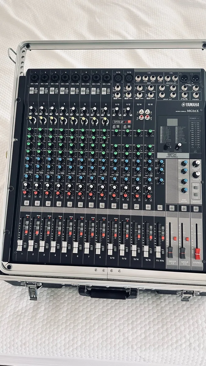 Yamaha MG16X 16 Channel mixer with onboard effects - Image 1