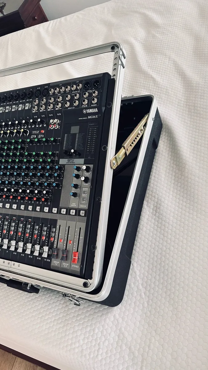 Yamaha MG16X 16 Channel mixer with onboard effects - Image 2
