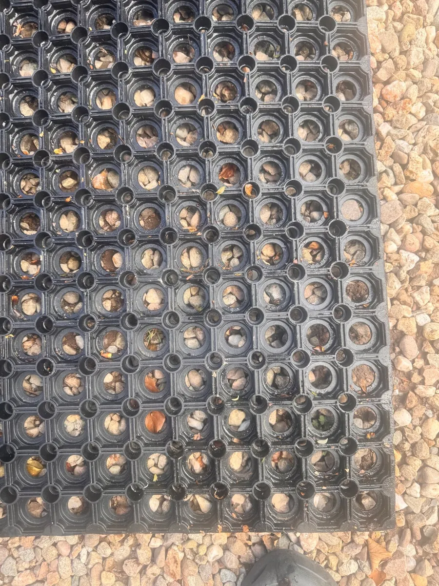 Black rubber mat with holes (1.5meter x 1 meter) - Image 4