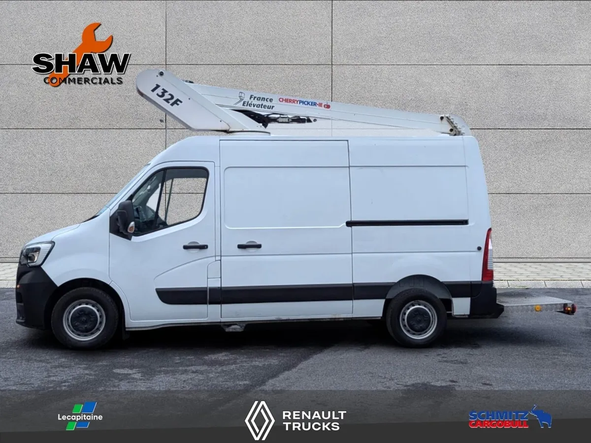 221 Renault Master Cherrypicker - Image 3