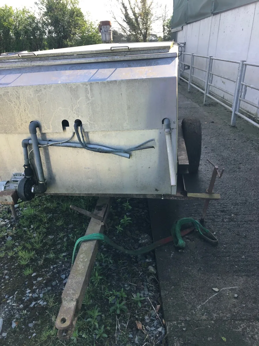 Stainless steel water bowser - Image 1