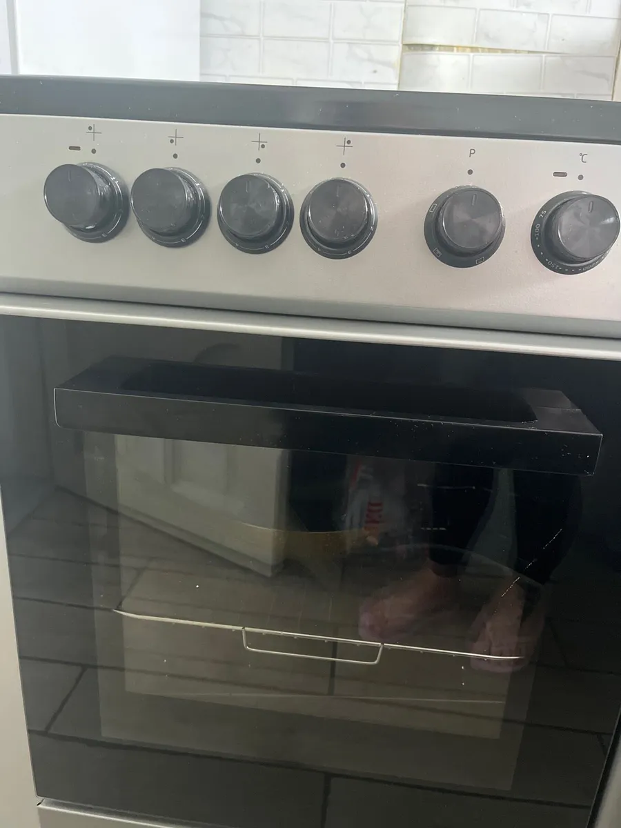 50inch beko silver cooker - Image 3