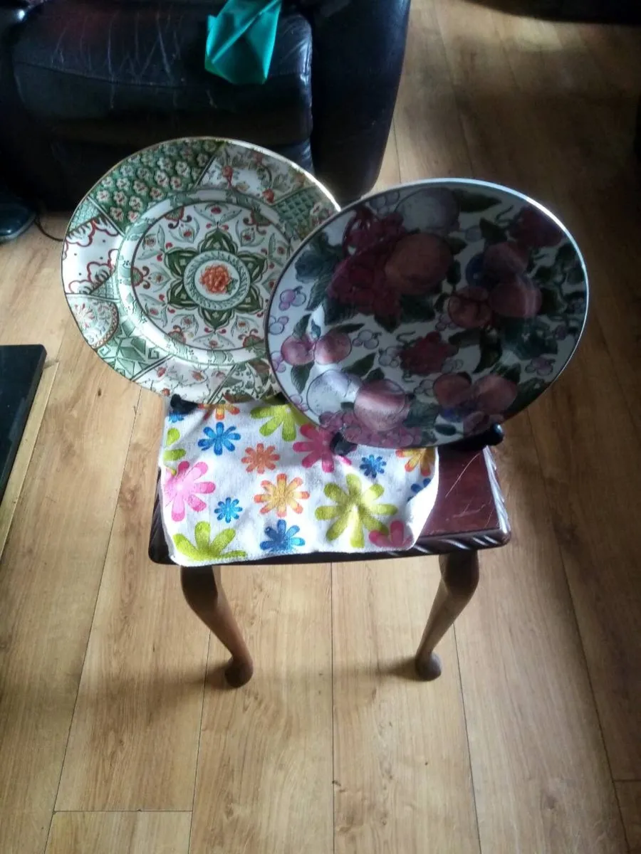 Plates - Image 1