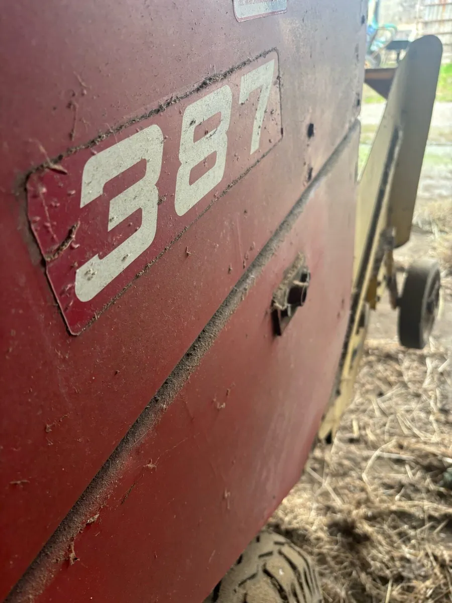 Small Square Baler - Image 1